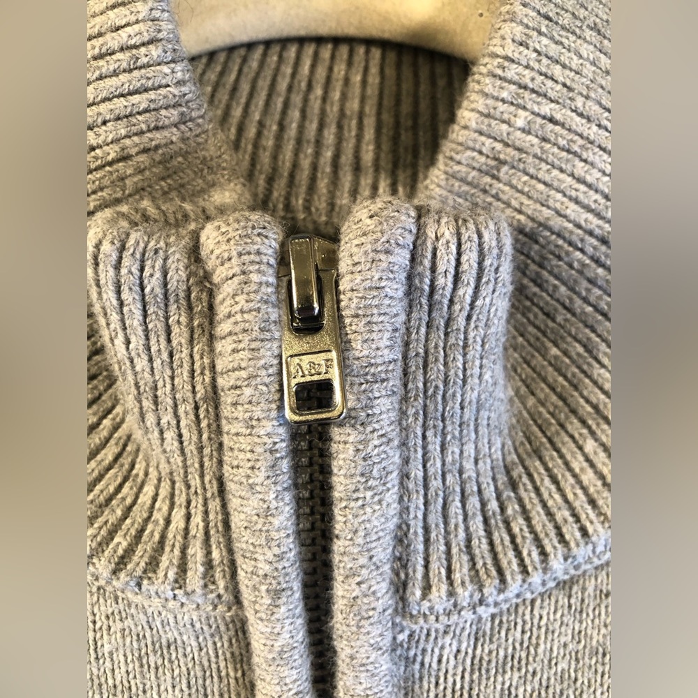Abercrombie and Finch - Men’s Small - Picture 3 of 5
